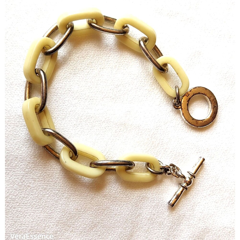 RLL Bracelet 7" long Resin Acrylic and Metal Links Toggle Closure Beige/Silver